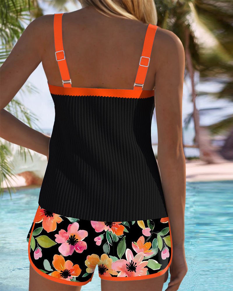 Stilig ribbet tankini for kvinner med integrert magekontroll. Ideell badedrakt for sommeren.