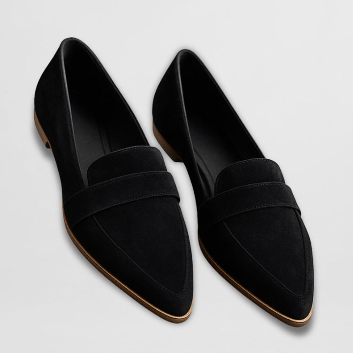 Kvinne spisse loafers med ergonomisk såle. Perfekt elegante sko i semsket skinn for fritid og kontor.