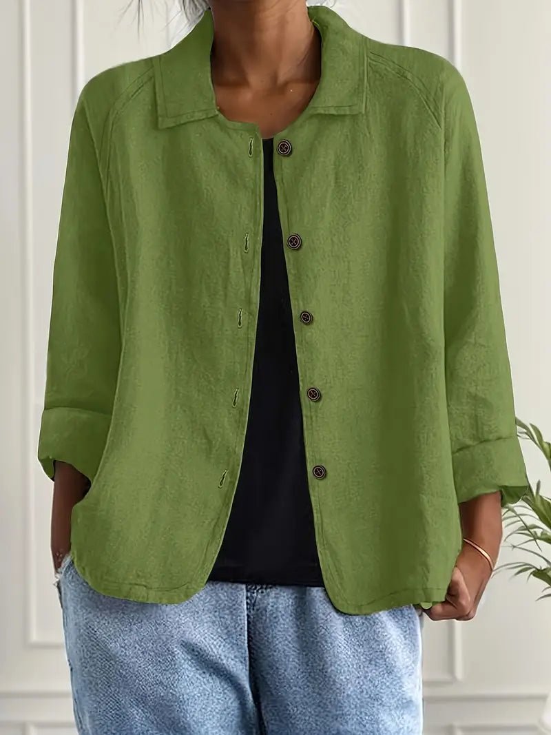 Relaxed dameblazer med lange ermer og knapper, perfekt for en uformell, men stilfull look.