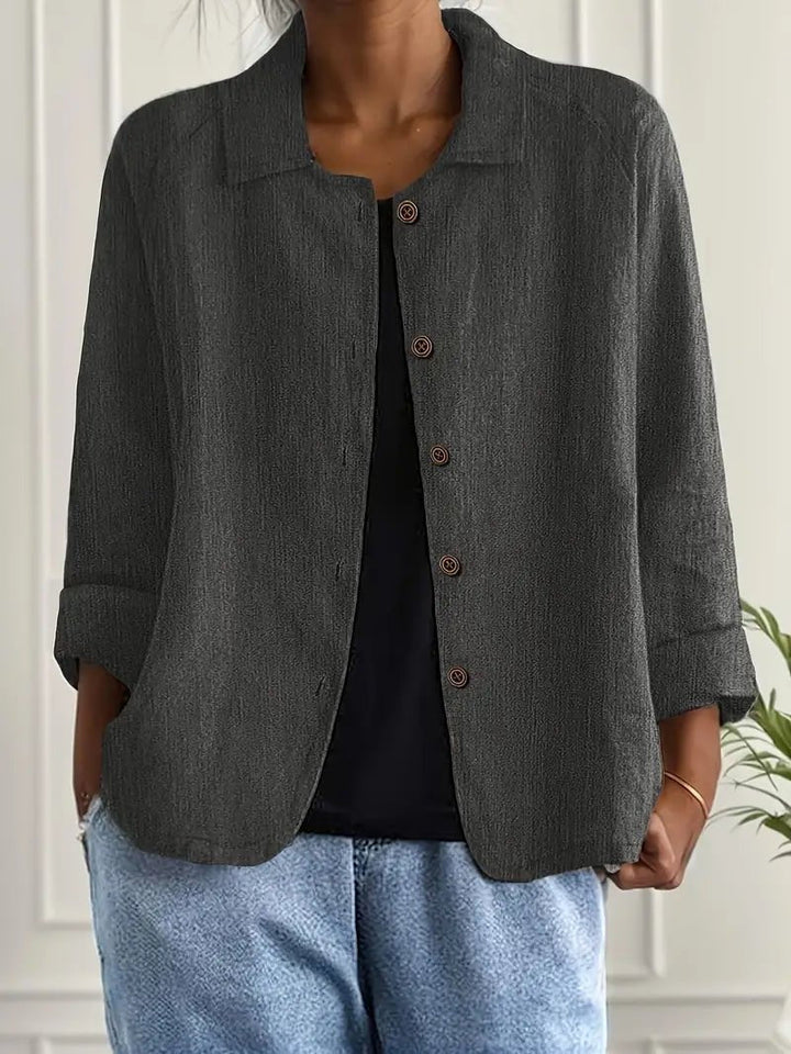 Trendy yttertøy: Relaxed dameblazer med knapper, langermet. Flott som vår- og høstjakke.