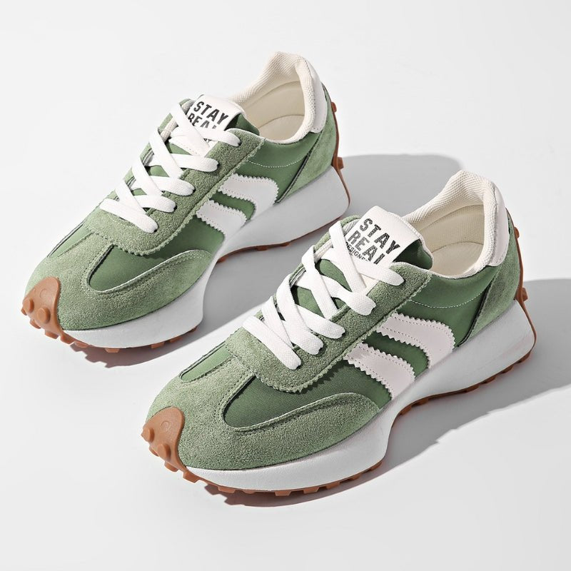 Kvinnenes retro plattform chunky sneakers med snøring, ideelle for hverdagsstil og komfort.