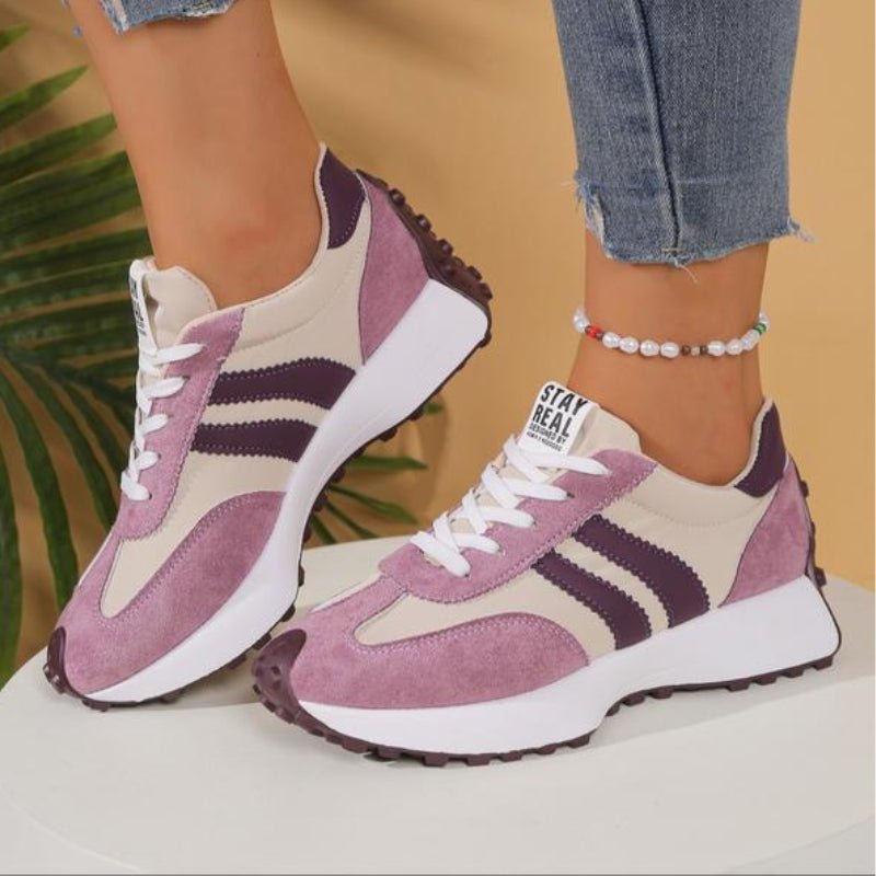Retro chunky sneakers til dame, plattformsåle, snøredesign, ideelle som komfortsko.