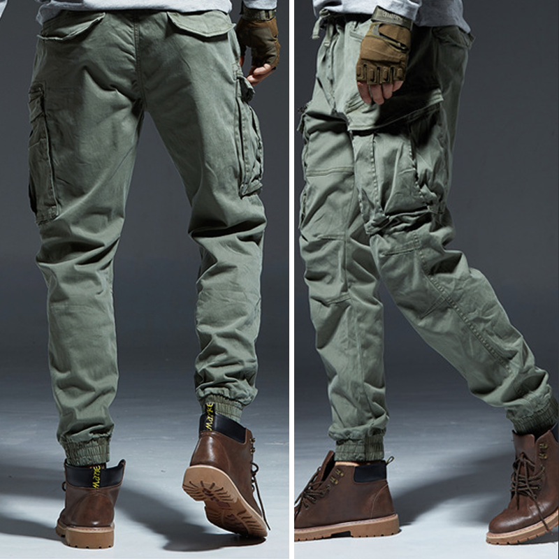 Moderne bomullsbukse for herre, casual cargo joggebukse med romslige lommer for eventyr.