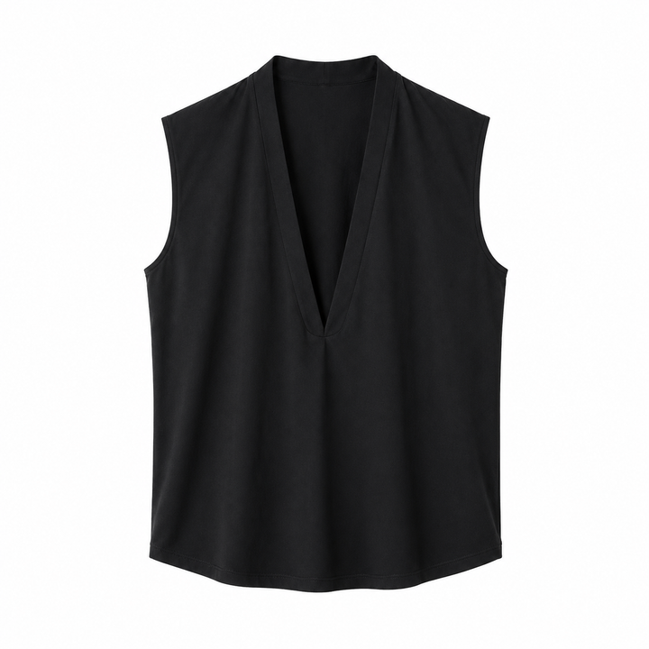 Stilren svart herre tanktopp med dyp V-hals. Minimalistisk design for streetwear og avslappet sommerbruk.
