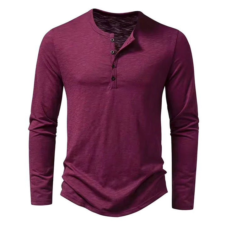 Hvit langermet Henley t-skjorte for herre, laget av pustende bomull med elegant knappestolpe.