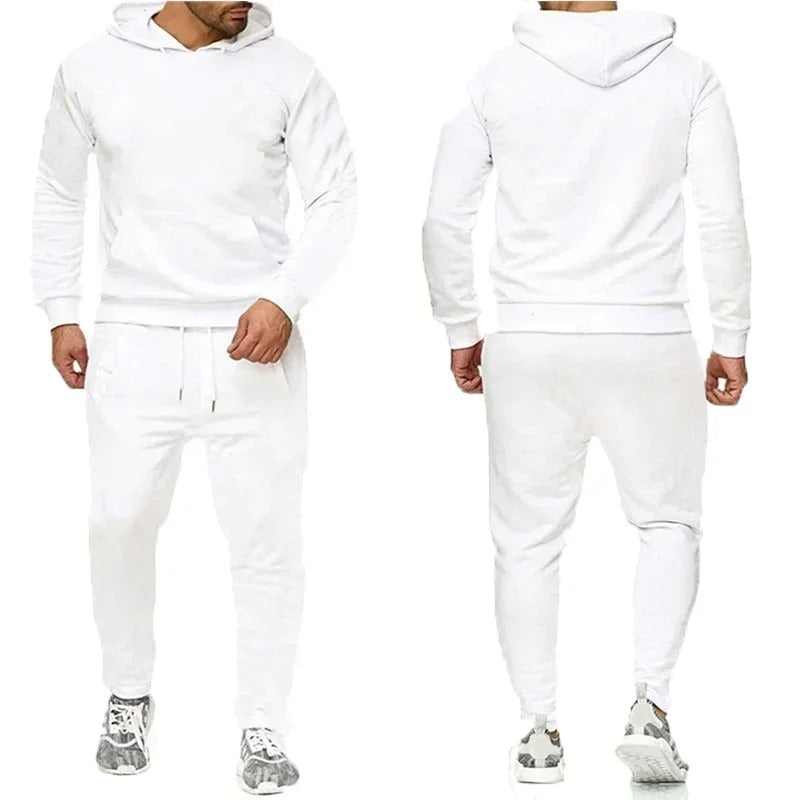 Stilig hettegenser fra herre treningssett. Perfekt for oppvarming, nedkjøling eller casual bruk.