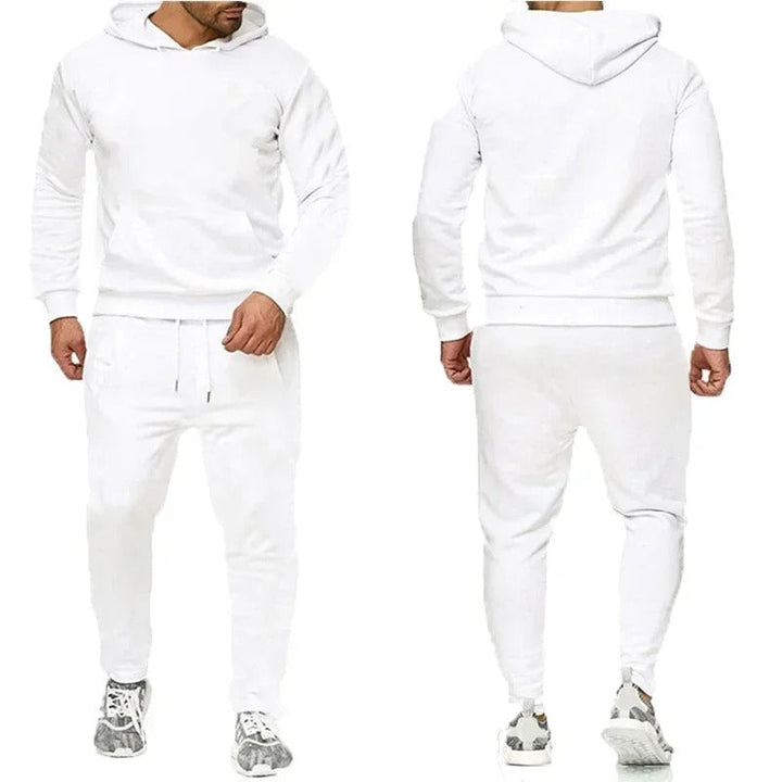 Stilig hettegenser fra herre treningssett. Perfekt for oppvarming, nedkjøling eller casual bruk.