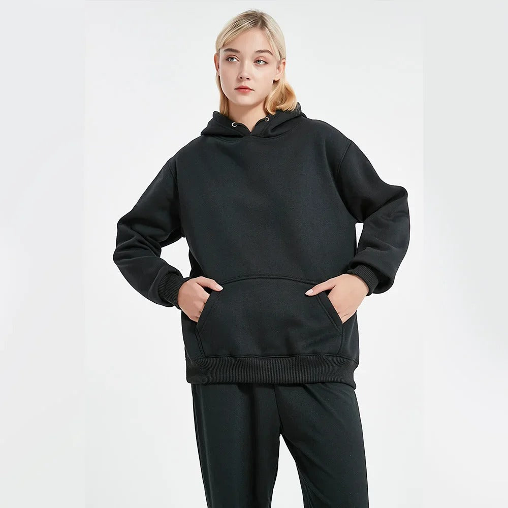Trendy og komfortabel kvinnehettegenser for en moderne, uformell hverdagsstil. Myk langermet topp.