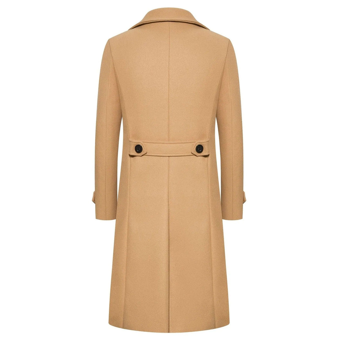 Khaki slim fit trenchcoat for menn. Elegant jakke, klassisk design, ideell vindbeskyttelse.