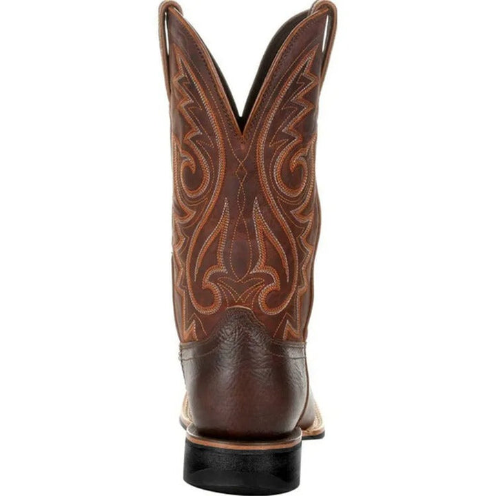 Komfortable herre cowboystøvler i brun. Robuste slip-on støvler for hverdagsbruk med tidløs westernstil.