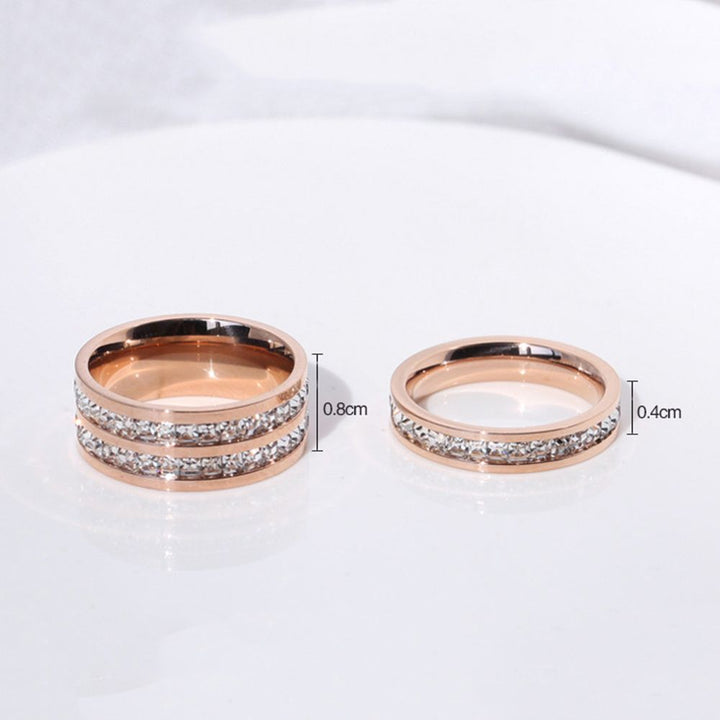 Unik glitrende zirkonia ring. Smykke i sølv og roségull for dame.