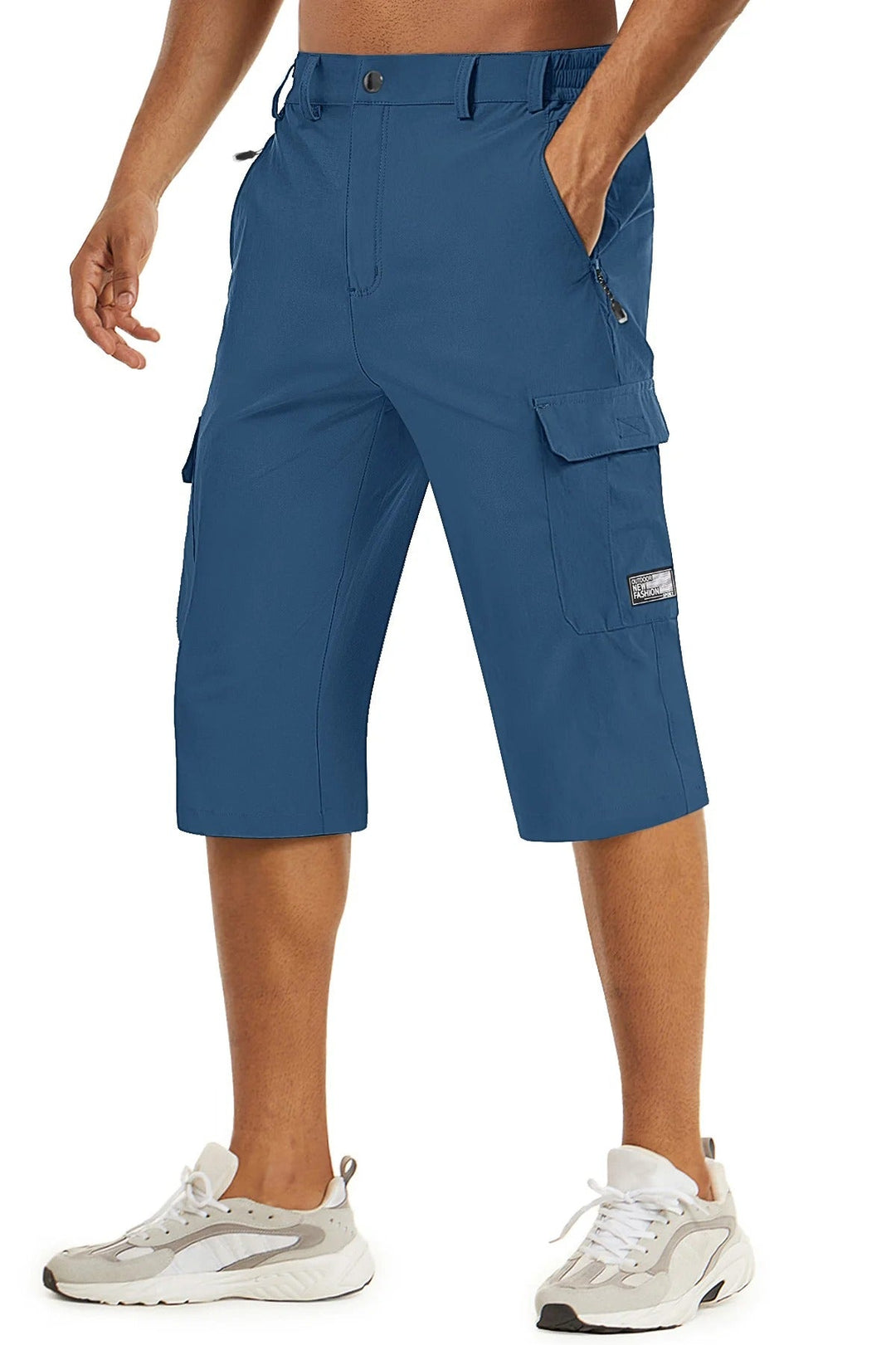 Mørkegrå taktiske herreshorts med 3/4 lengde, funksjonell for alle utendørs eventyr.