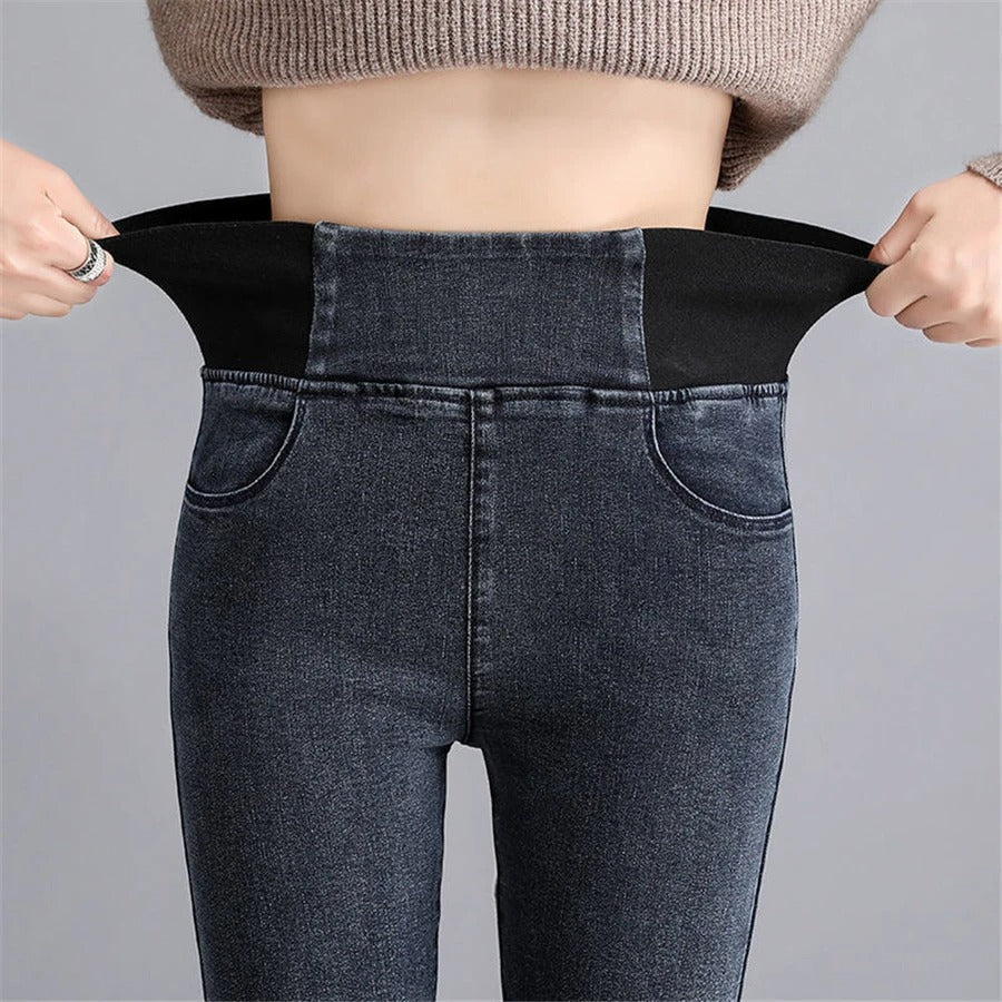 Komfortable og moderne høy midje skinny jeans for kvinner. Allsidige damebukser som gir en flatterende silhuett.