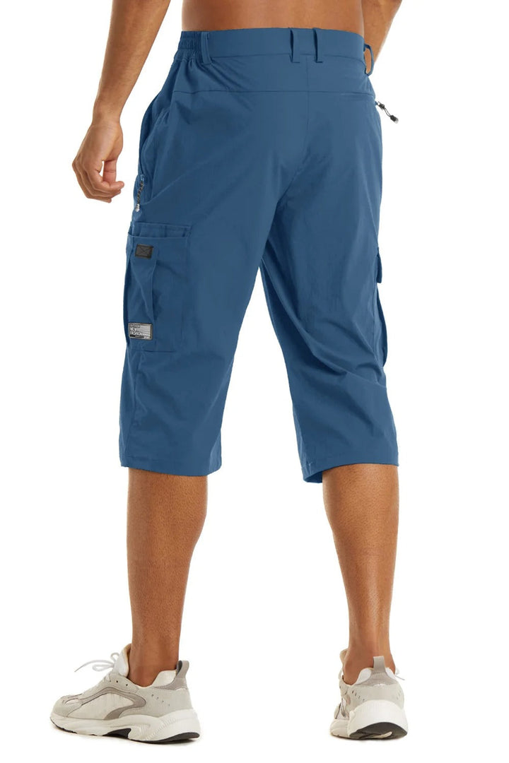 Bakside av robuste herreshorts, designet for komfort og bevegelsesfrihet på tur.