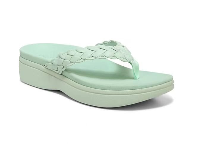 Myke og behagelige bohemske damesandaler. Flatsandaler med sommerstil, perfekte for avslappede dager.