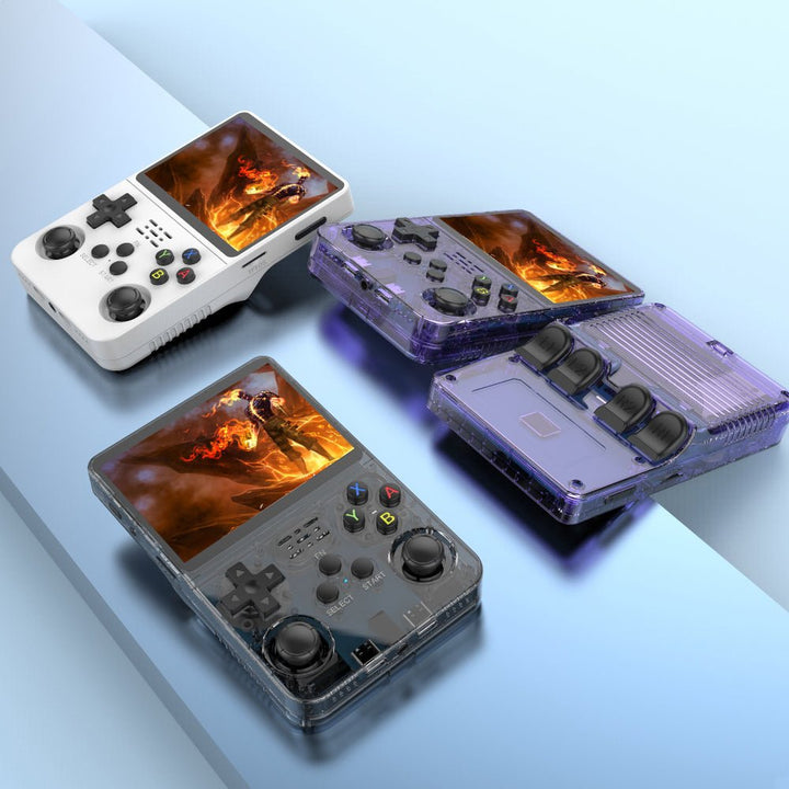 RetroPlay Pro, en håndholdt retro gaming konsoll med enkel design og store, responsive knapper.