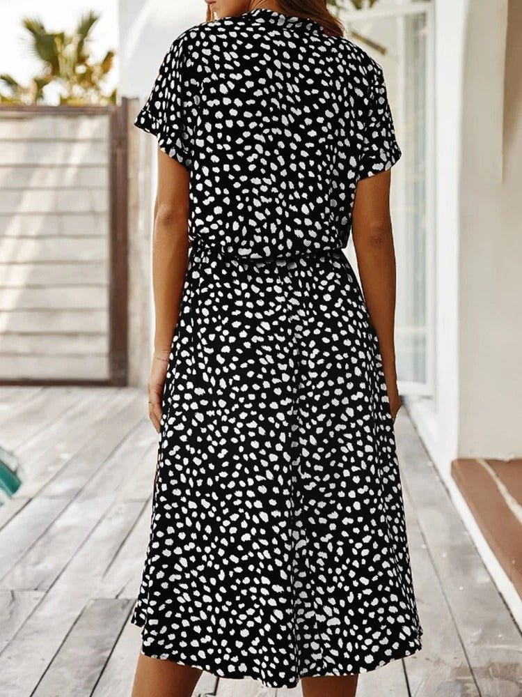 Trendy damekjole, lett og luftig sommerkjole, komfortabel for alle anledninger.