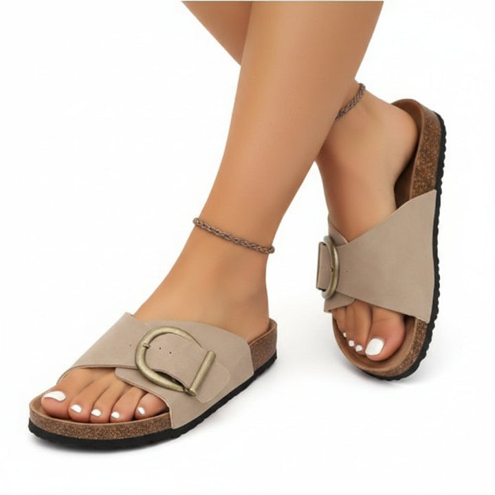 Stilige slip-on plattformsandaler for damer. Ideelle som hverdagssko, strandsko og komfortable sommersko.