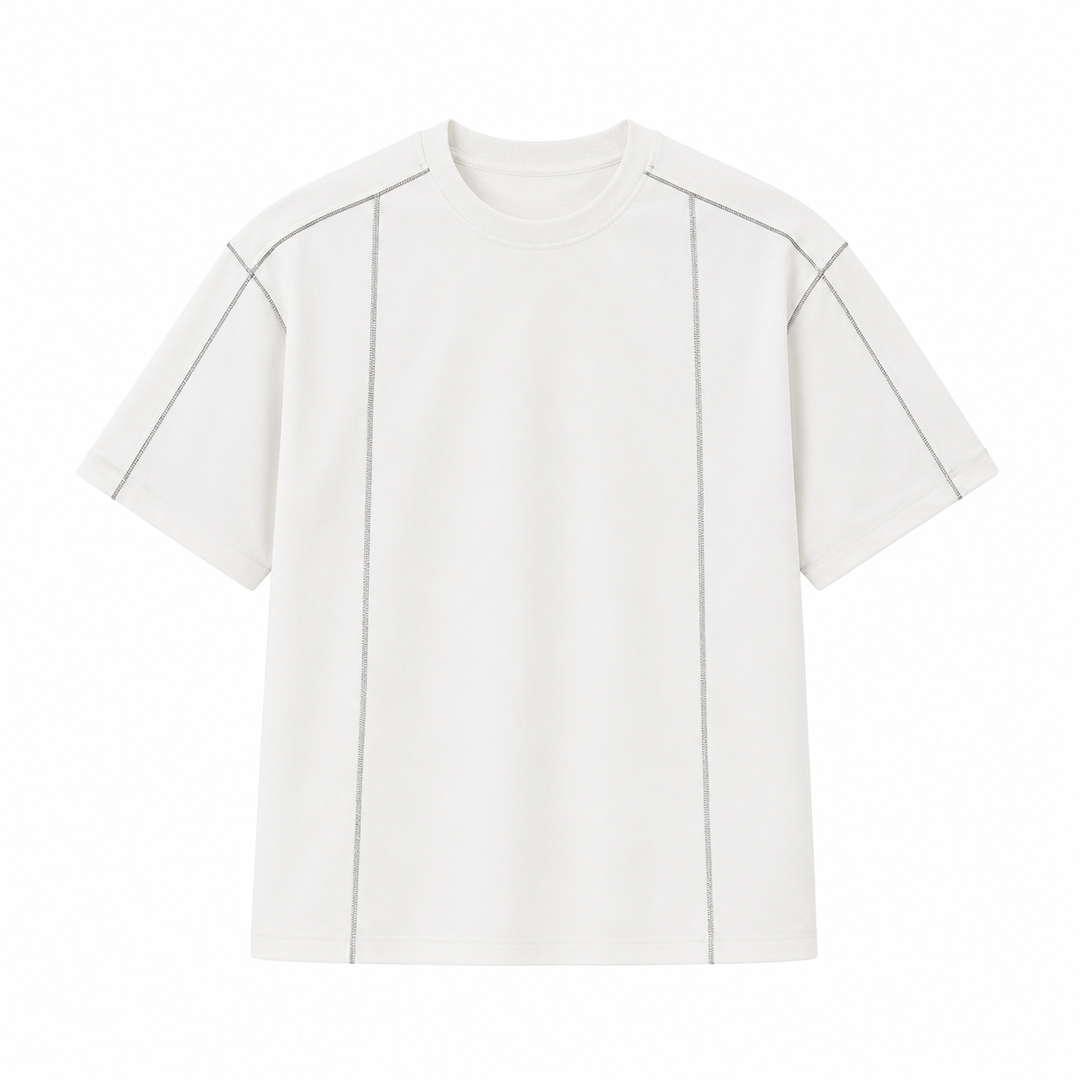 Svart herre t-skjorte i kraftig stoff med kontrastsøm og kortermet. Perfekt for streetwear og menn.
