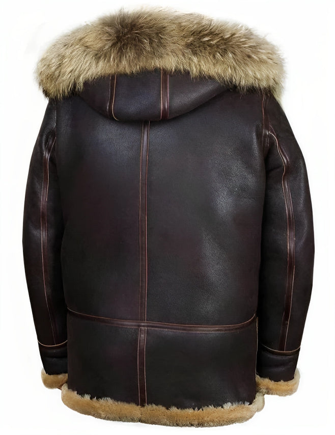 Luksuriøs brun saueskinnjakke, herre. Mykt skinn og varmt fôr for vinter. Elegant yttertøy med tidløs stil.
