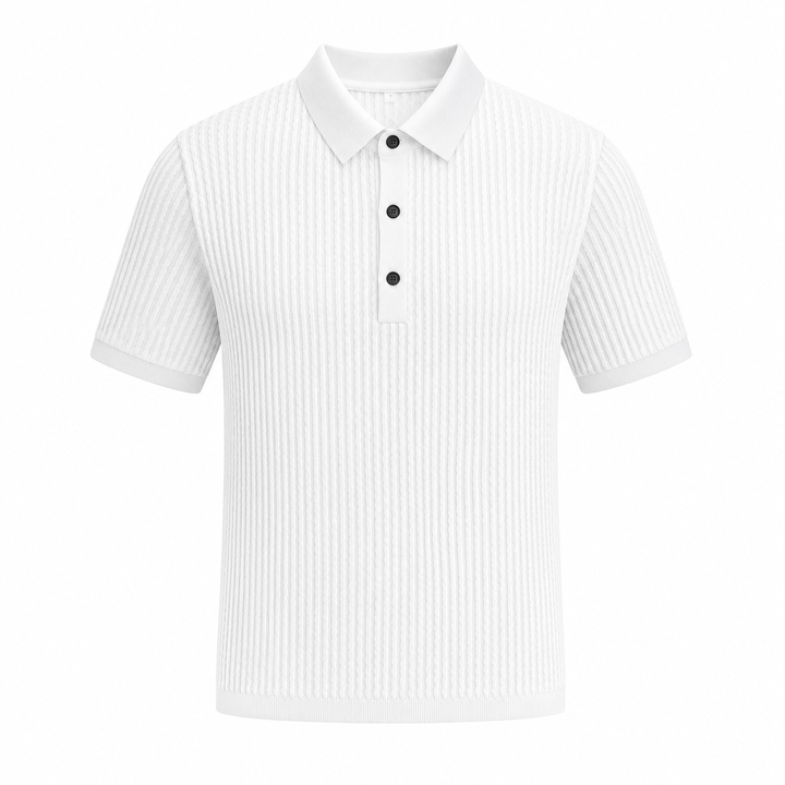 Slim fit kortermet herrepolo, strikket med fine striper. Komfortabel og stilig for business casual sommerstil.