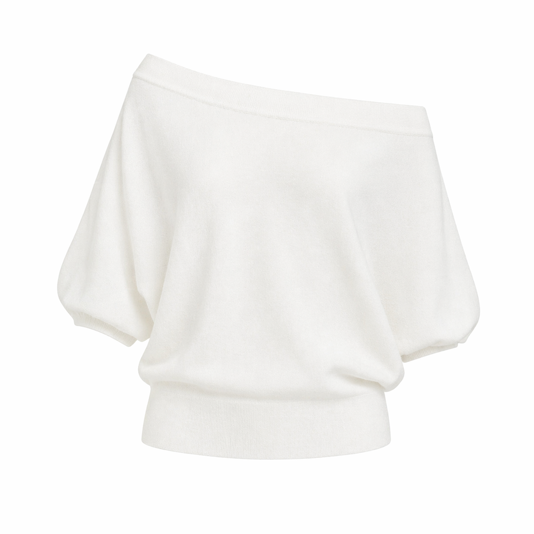 Blå dame off-shoulder topp, løs og avslappet sommerstil. Perfekt komfortabel festtopp.
