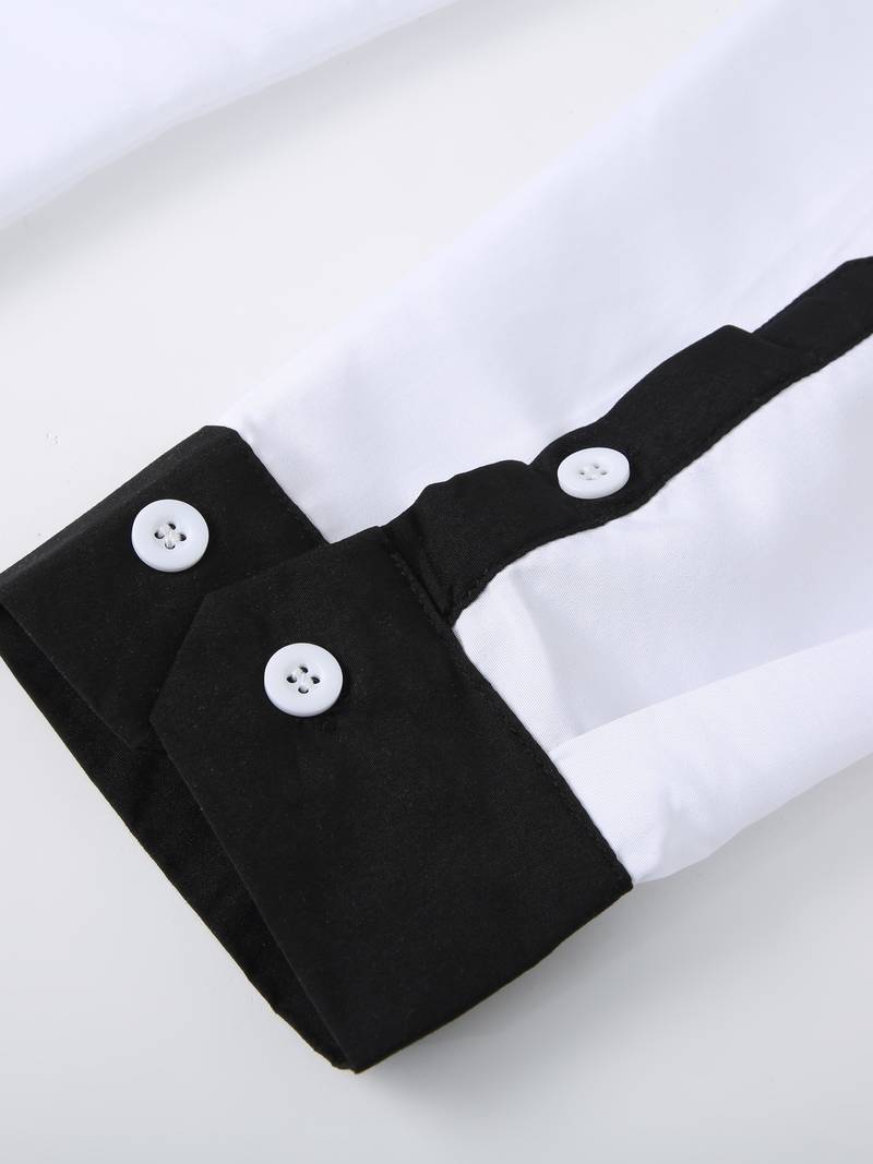 Detalj av knappestolpen på herre button-up skjorte. Viser kontrastdesign og kvalitetsknapper.