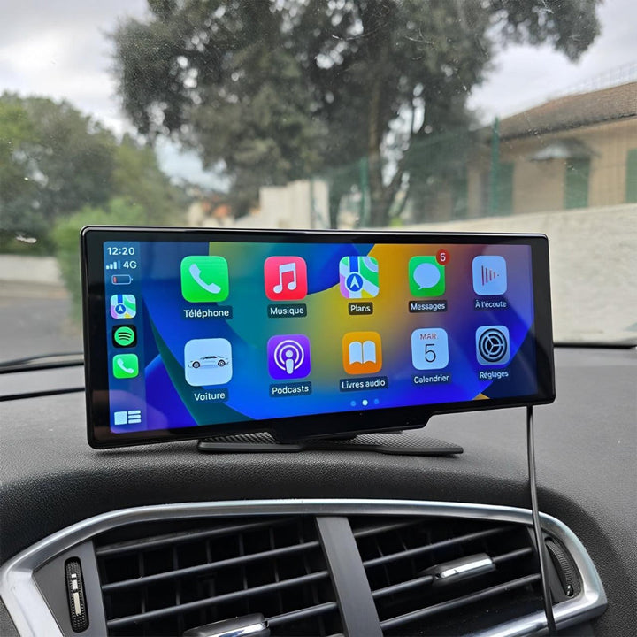 Ny bilskjerm med støtte for CarPlay/Android Auto, optimalisert for navigasjon, musikk og bilsikkerhet på veien.