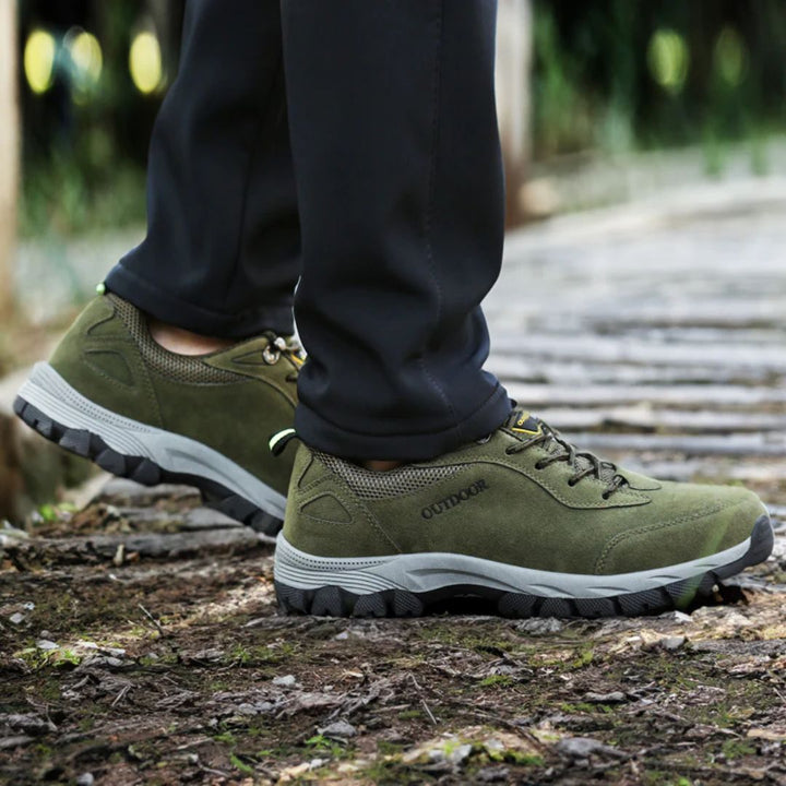 Herretursko for hiking: vanntett beskyttelse og suverent grep for dine friluftsopplevelser.