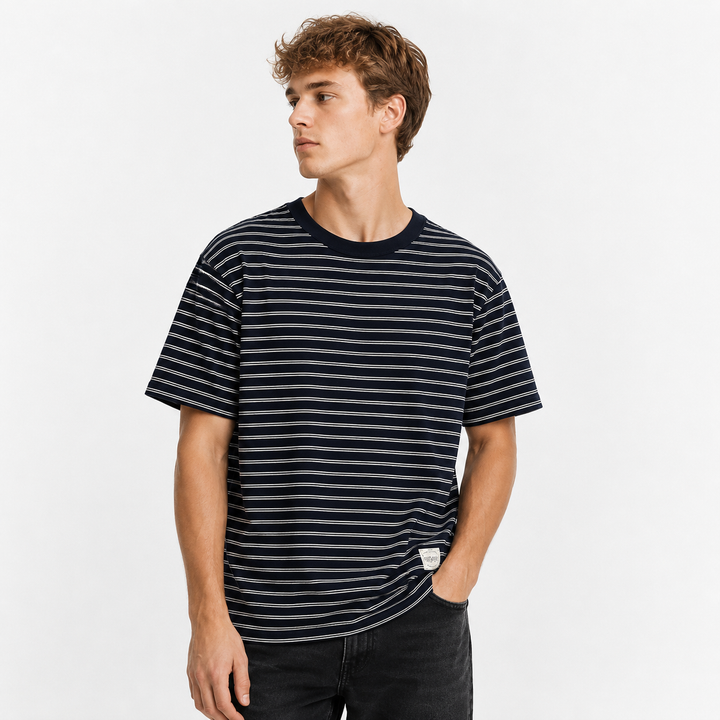 Herre vintage stripet T-skjorte, Y2K retro sommertopp. Komfortabel casual streetwear for menn.
