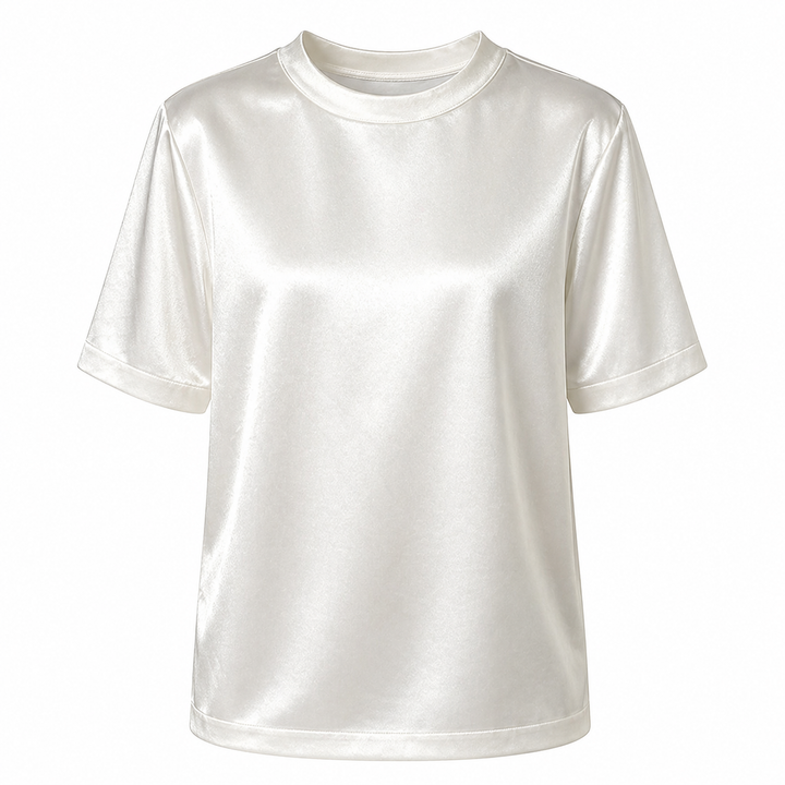Trendy herre t-skjorte i retro streetwear-stil. Glatt stoff med diskret glans og løs passform.