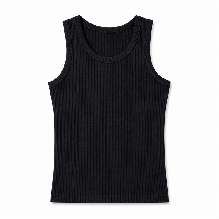 Figurnær herre tanktop med rund hals; et sporty og moderne basisplagg. Ideell som muskeltopp eller gymwear.