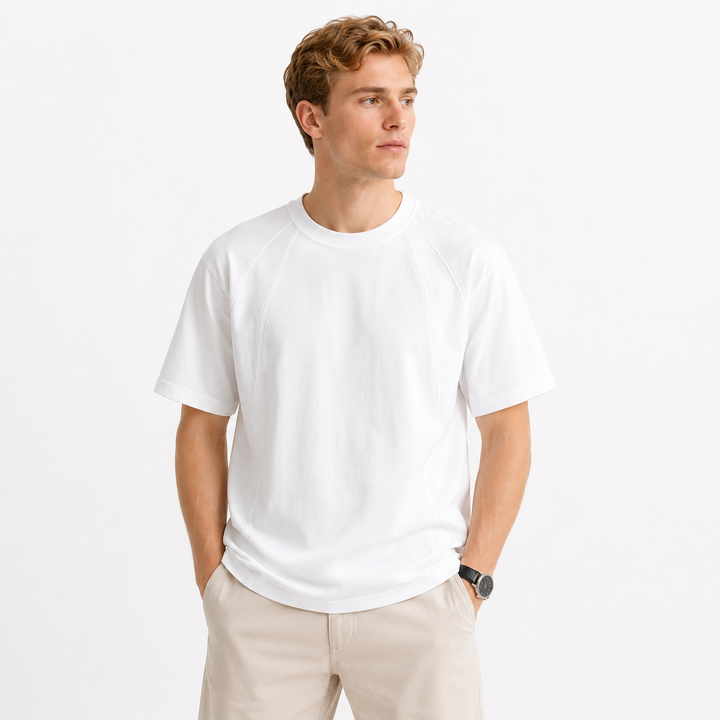 Premium herre t-skjorte i tungvektskvalitet. Løs passform, ensfarget, perfekt for moderne streetwear.