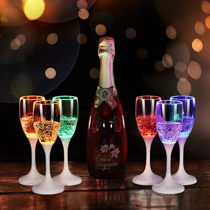 Elegant LED-belyst champagneglass, ideelt for bryllup, bursdager og julefeiringer.