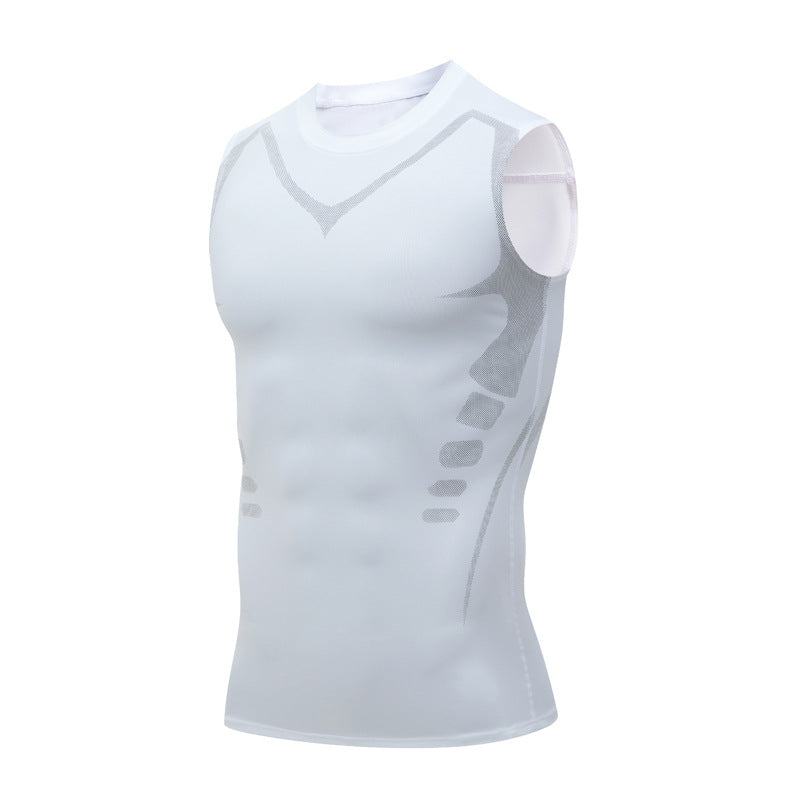 Stilig slim fit treningsvest for menn. Med stretch og pustende egenskaper, perfekt for moderne sport.