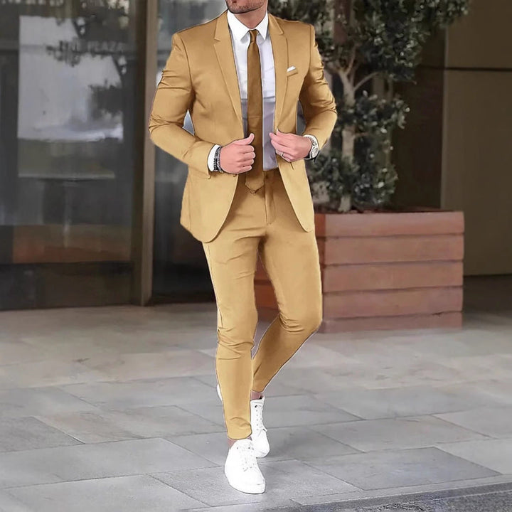 Formell herredress for kontorantrekk og festantrekk. Elegant stil med slim fit jakke og bukse for en moderne mann.