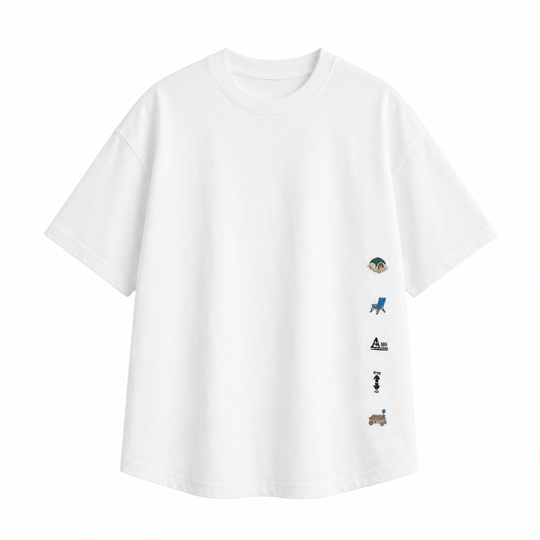 Vintage inspirert herre t-skjorte med unike broderte detaljer. Løs passform for en kul og komfortabel streetwear-stil.