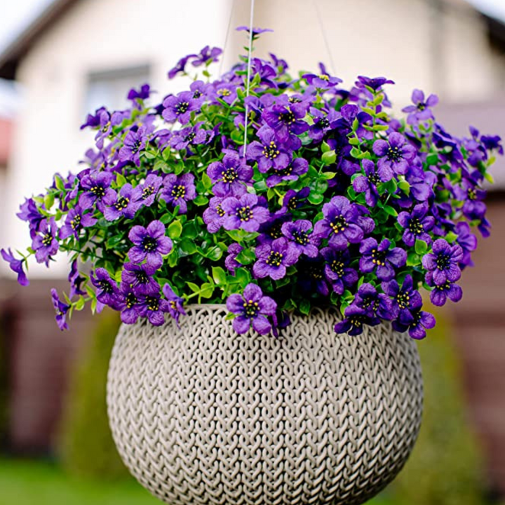 Dekorativ kunstig blomst til hjemmet, med livaktig look. Enkel å plassere overalt.