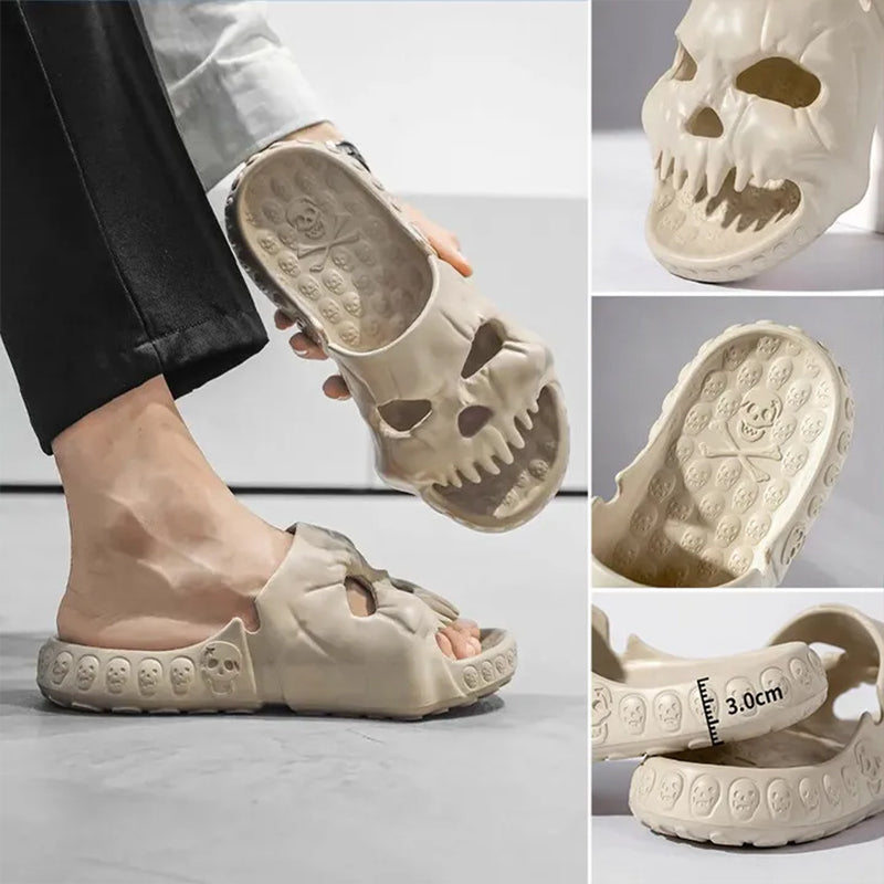 Trendy skallemønster tøfler for unisex. Lettvekt og lett å rengjøre.