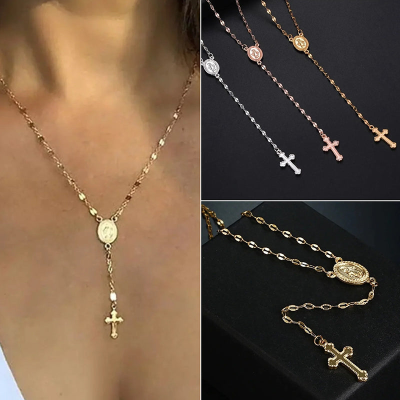 Skinnende sølv rosenkrans halskjede, elegant unisex smykke med vakkert korsanheng.