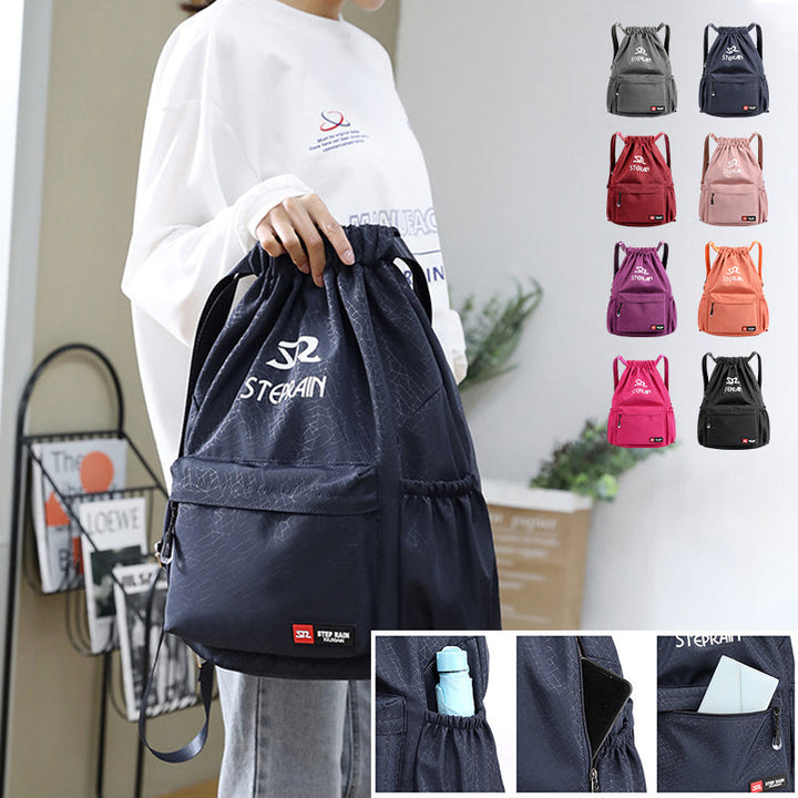 Unisex snøresekk i nylon, ideell for oppbevaring av sportsutstyr, reise og fritid.