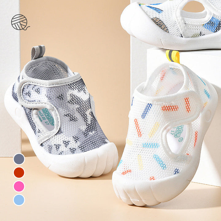 Unisex sklisikre småbarnssko, ideelle for babyens første skritt. Komfortable og lette borrelåssko.