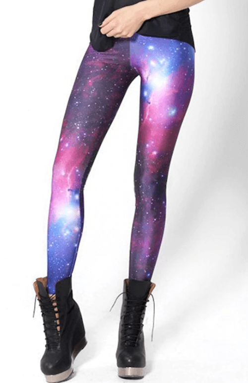 Unike dame galakse leggings, viser det spektakulære og fargerike 3D-universtrykket.