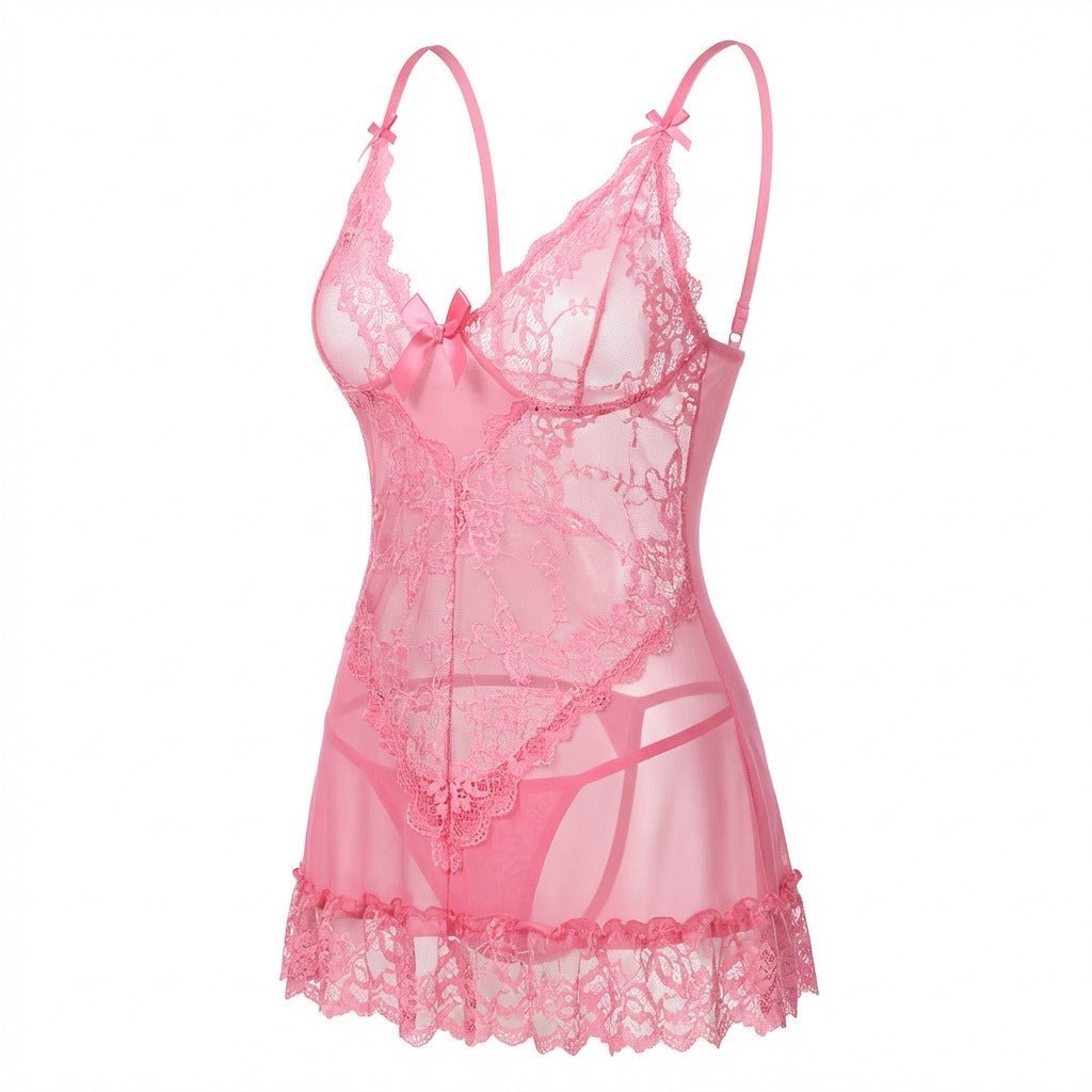 Elegant blonde chemise med g-streng for dame, forførende nattøy.