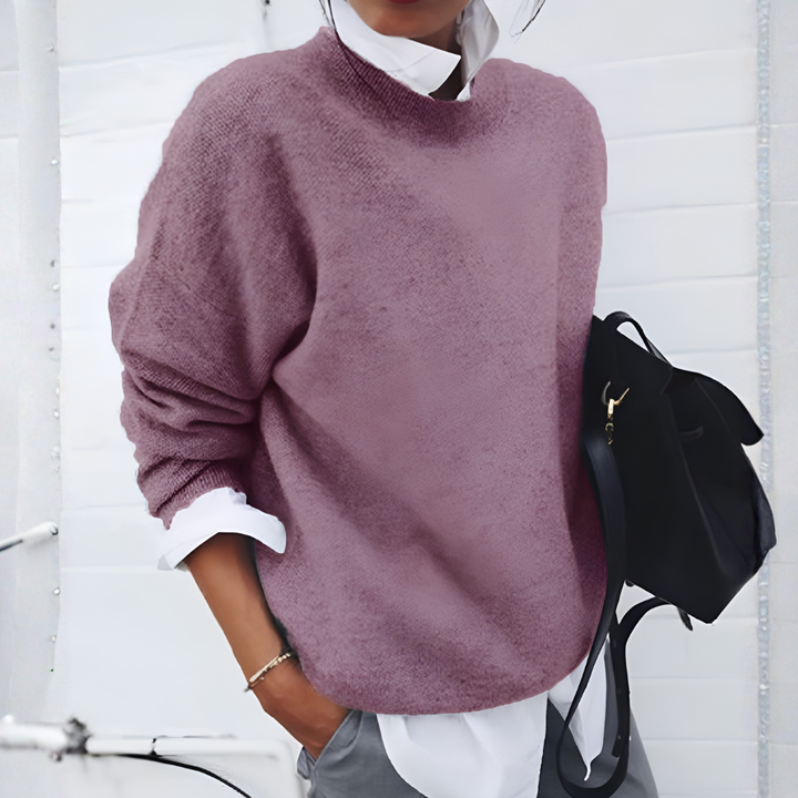 Tidløs pullover for kvinner i varm strikk, perfekt for avslappede dager og enkel styling.