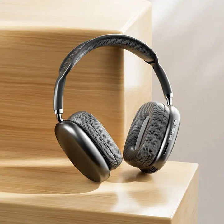 Over-ear Bluetooth-hodetelefoner med krystallklar lyd for en optimal musikk- og lytteopplevelse.
