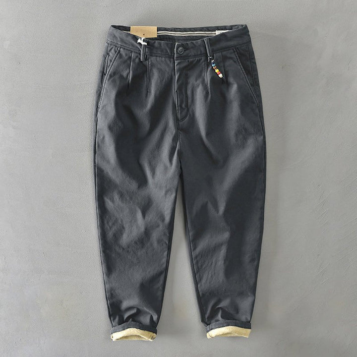 Komfortable herre tapered chino bukser i mørk blå, som gir en moderne passform for stilfull fritid og hverdag.
