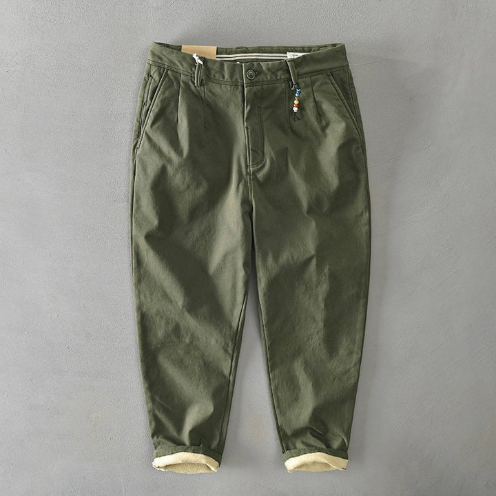 Motebevisste herre tapered bukser, chinos med god komfort og stil for arbeid eller en avslappet hverdag.