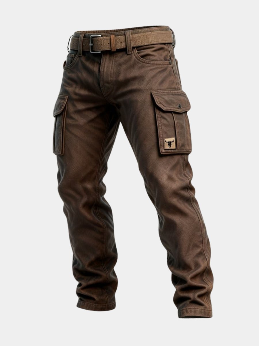 Moderne herre cargo bukser i slim-fit med tapered ben, brun farge og stilig lommepatch for komfortabel stil.