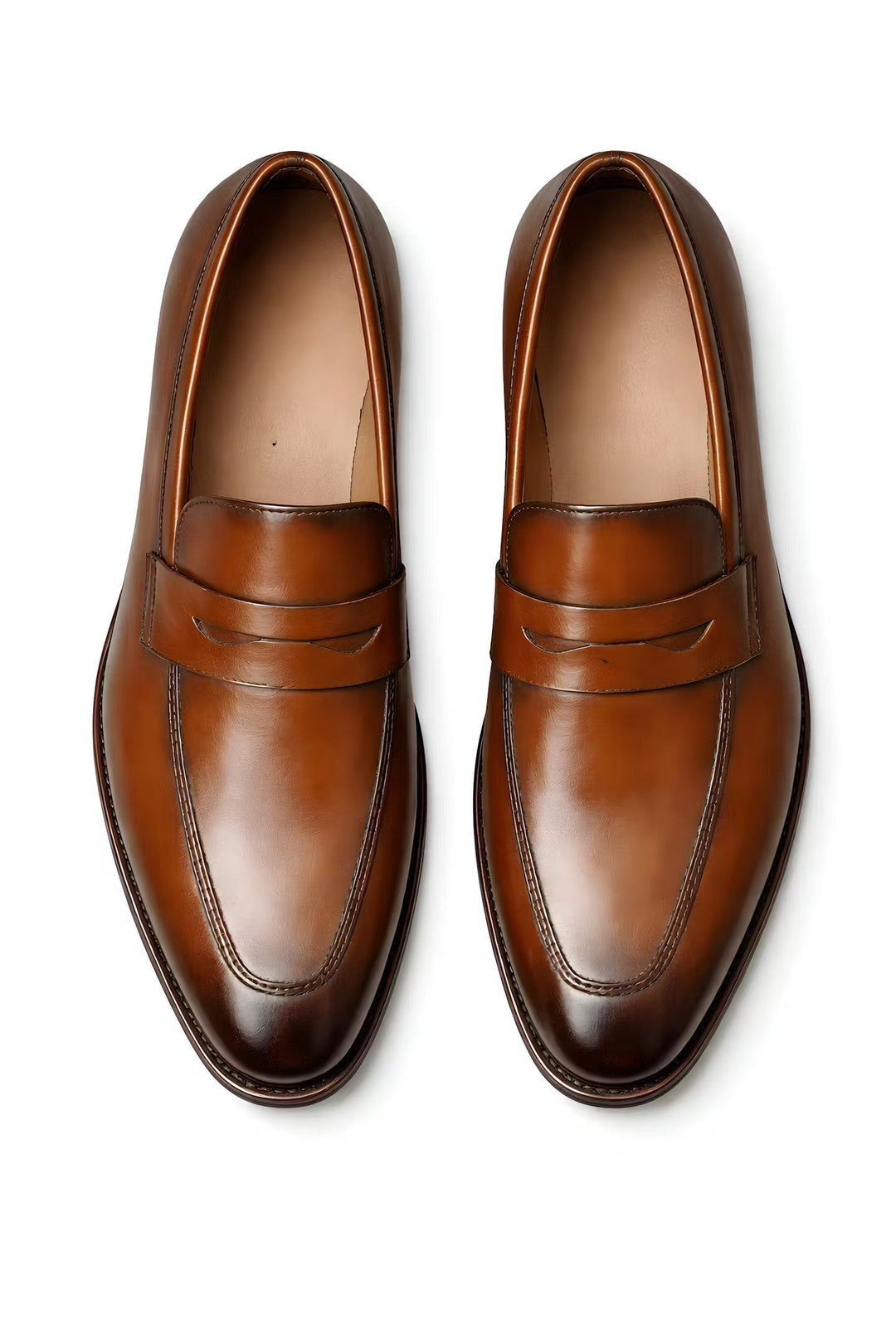 Slitesterk såle på klassiske herre penny loafers, komfortable og formelle pensko for menn.